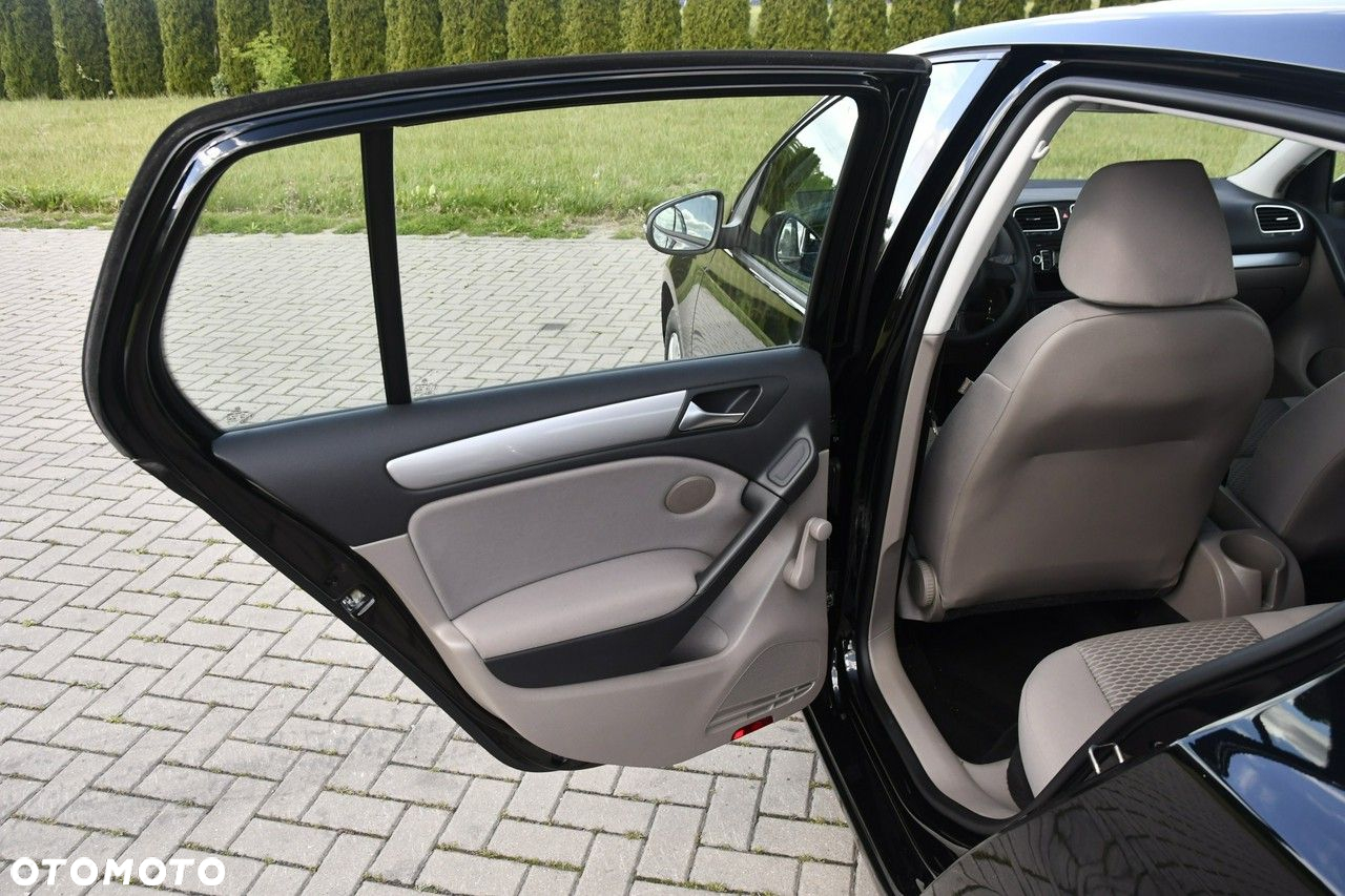 Volkswagen Golf - 16