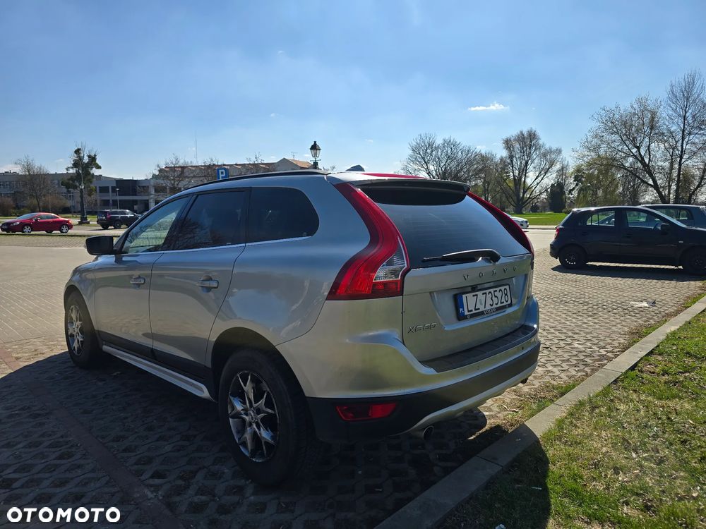 Volvo XC 60 2.4D AWD Momentum - 6