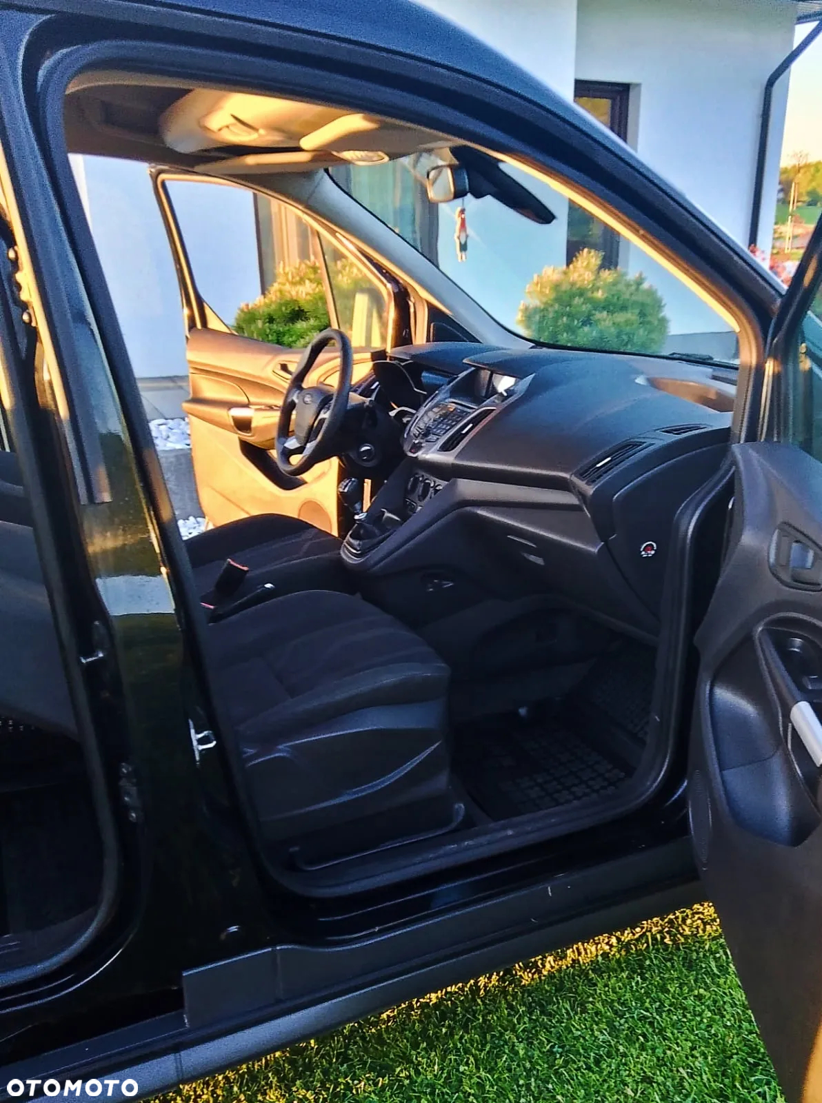 Ford Tourneo Connect - 11