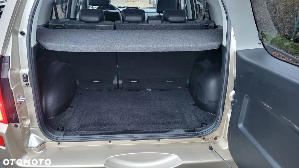 Suzuki Grand Vitara 2.0 Comfort + - 21