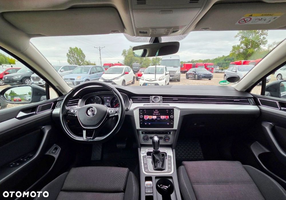 Volkswagen Passat - 8