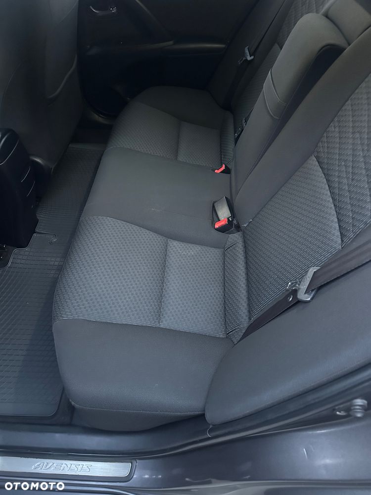 Toyota Avensis 2.0 Sol EU5 MS - 9