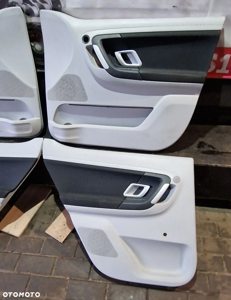 BOCZKI DRZWI KOMPLET SKODA FABIA II HB - 3