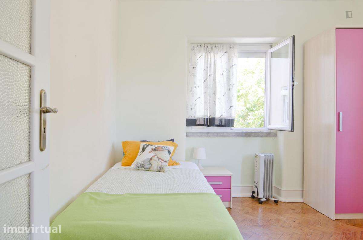 Quarto - localizado em Penha de França Lisbon - Grande imagem: 3/19