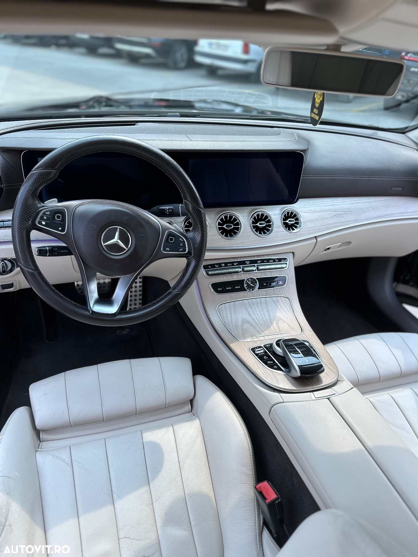 Mercedes-Benz E - 10