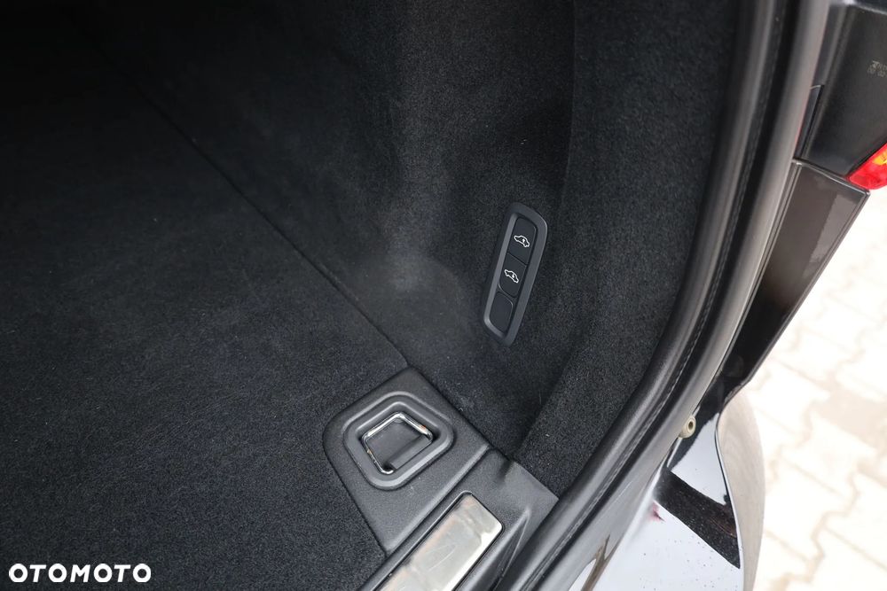 Volvo XC 60 B5 B AWD Ultimate Dark - 33