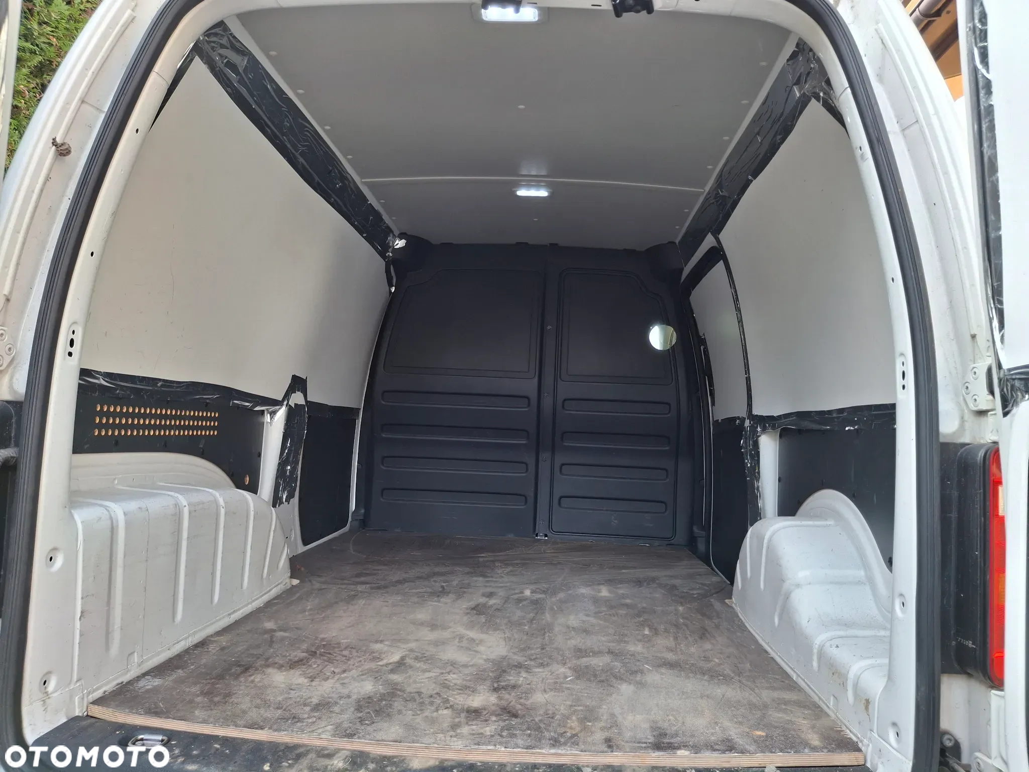 Volkswagen Caddy - 12