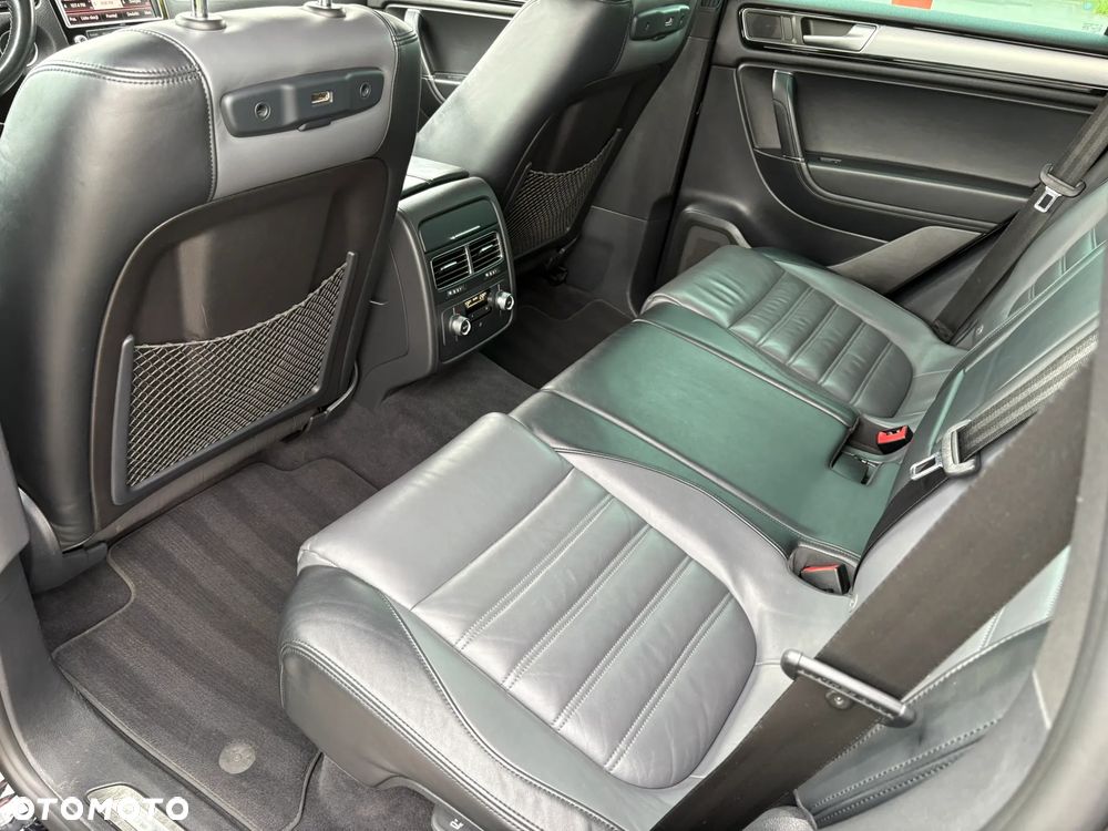 Volkswagen Touareg 3.0 V6 TDI BMT Perfectline R-Style - 26