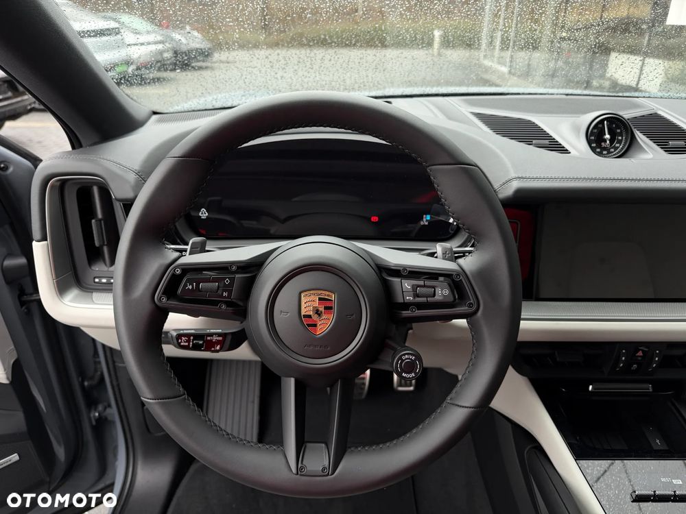 Porsche Cayenne - 22