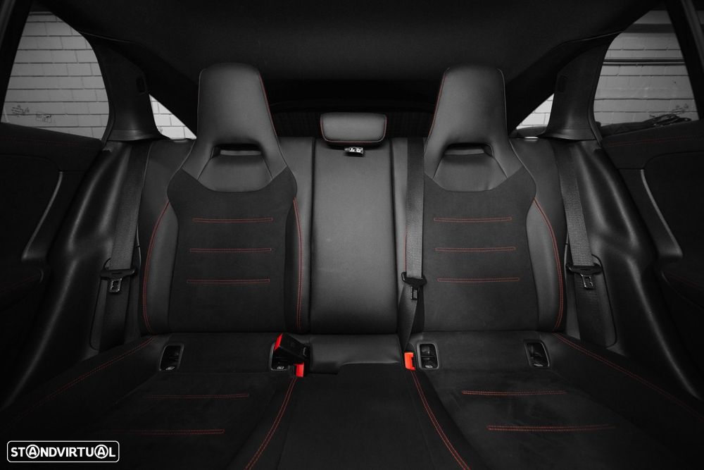 Mercedes-Benz CLA 250 e Shooting Brake AMG Line - 13