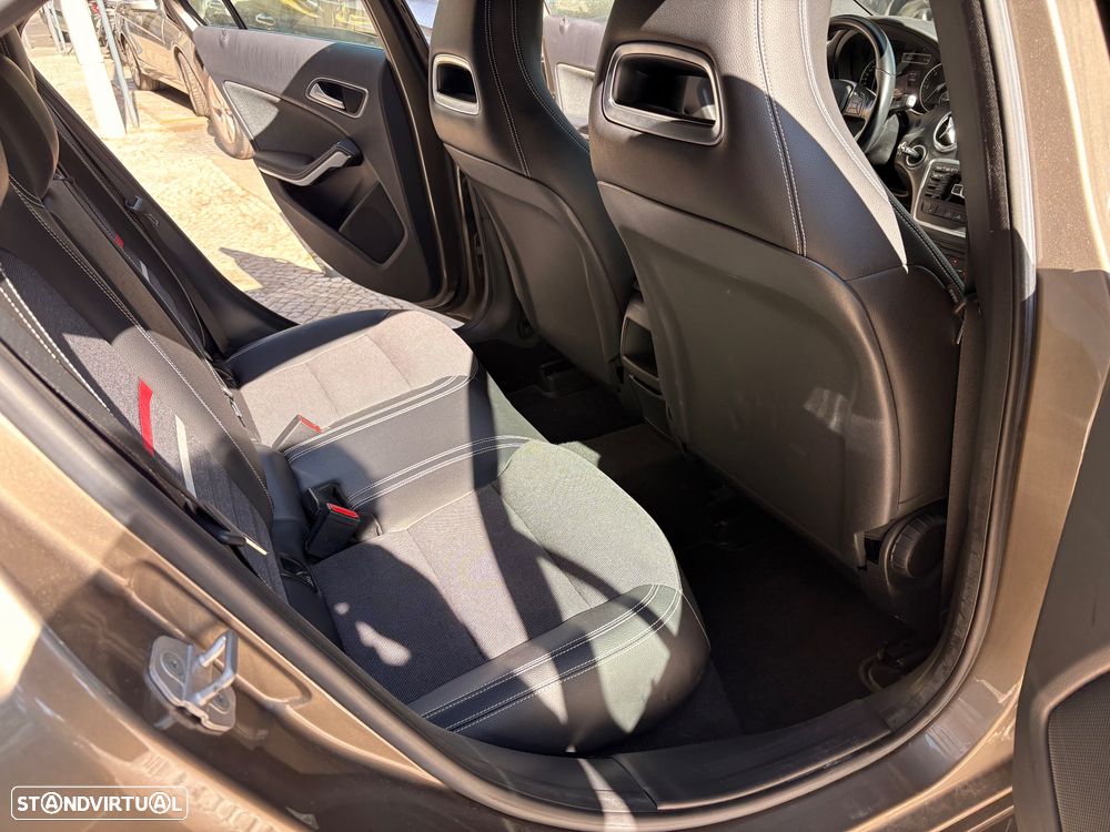 Mercedes-Benz A 180 CDI 7G-DCT Urban - 11