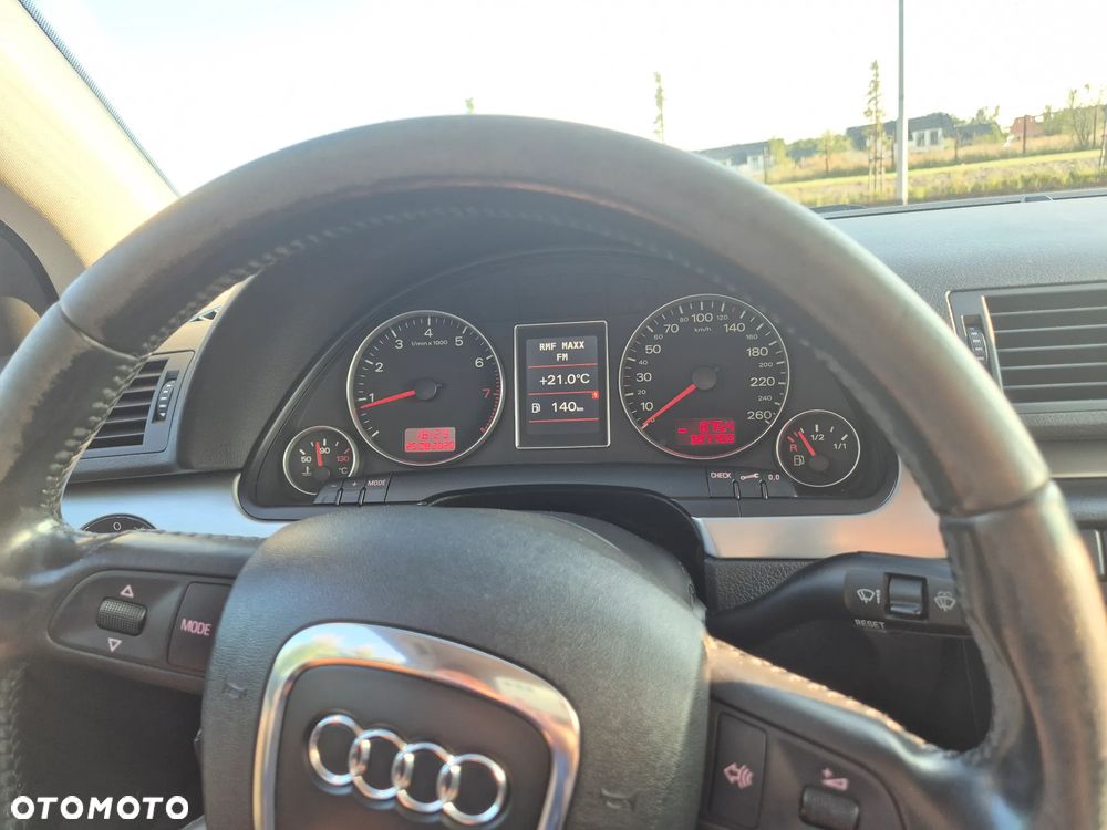 Audi A4 Limousine - 13