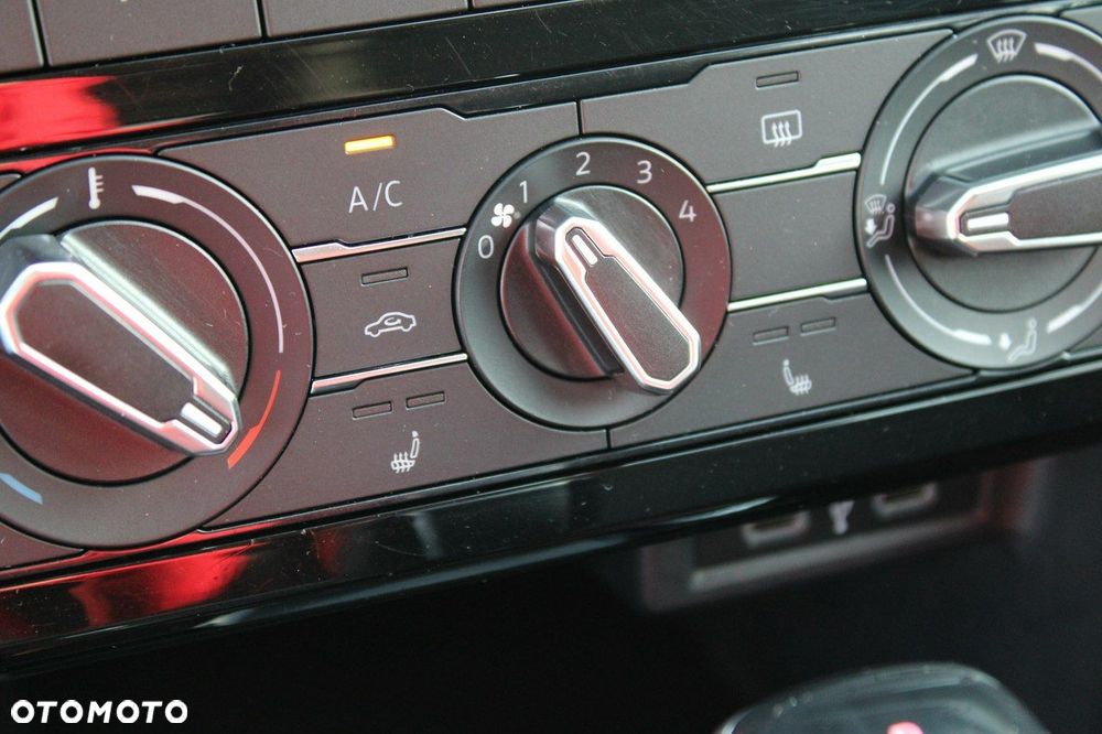 Volkswagen T-Cross - 27