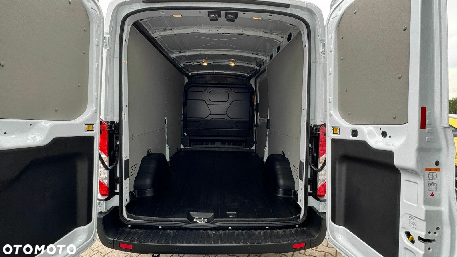 Ford transit Ford Transit VAN L3H2 Trend 2.0 Ecoblue 165 KM A8 - 26