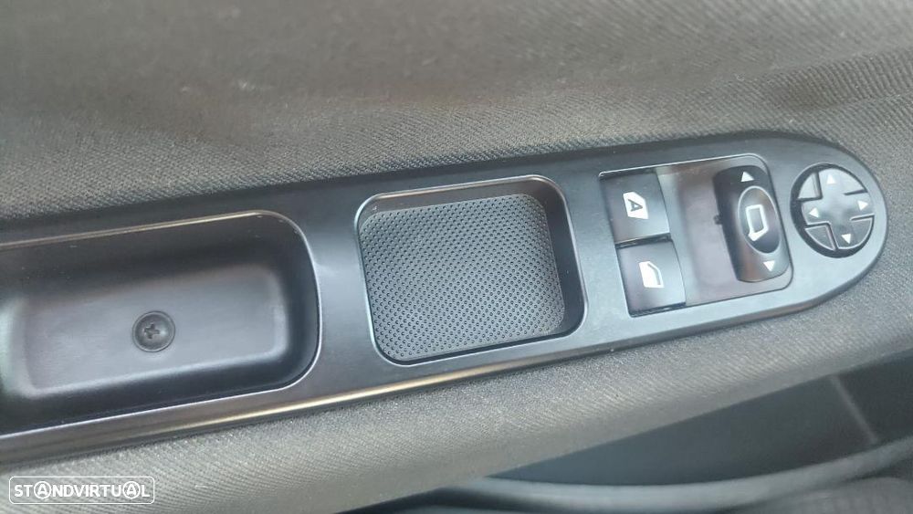 Peugeot 207 1.4 HDi Urban - 10