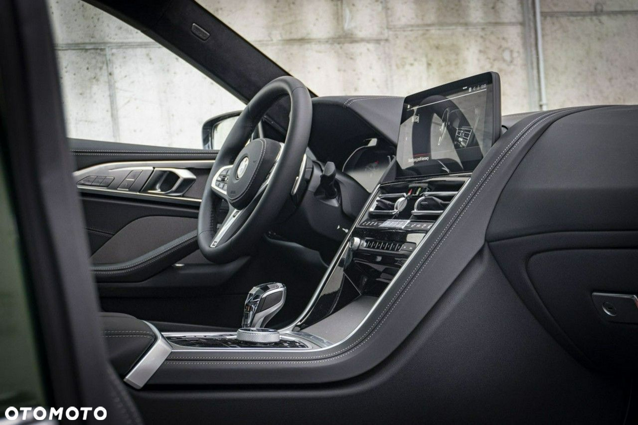 BMW Seria 8 - 21