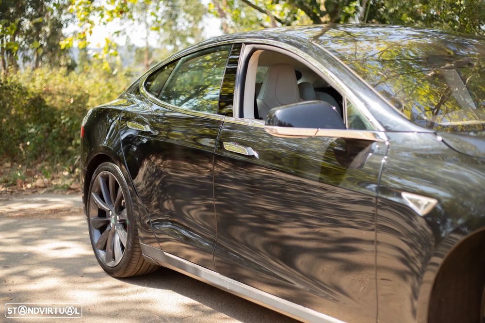 Tesla Model S Performance - 12