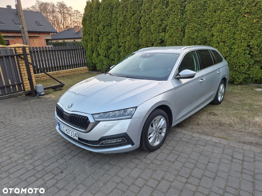 Skoda Octavia 2.0 TDI DSG Ambition - 1