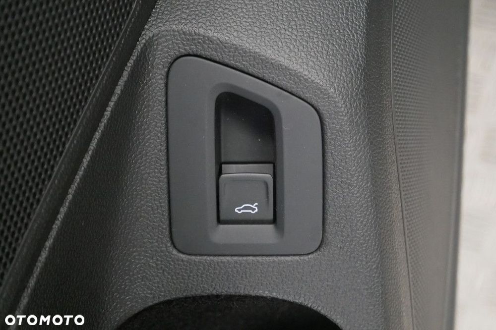 Volkswagen Passat Variant 2.0 TSI Elegance DSG - 18
