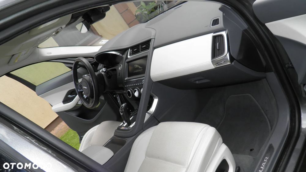 Jaguar E-Pace P250 AWD S - 11
