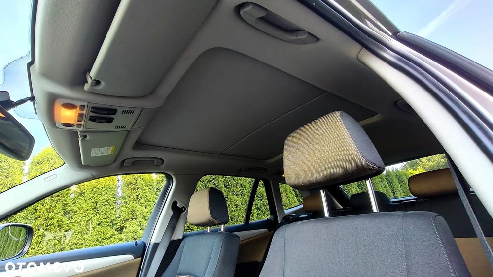 BMW X1 sDrive18d xLine - 24