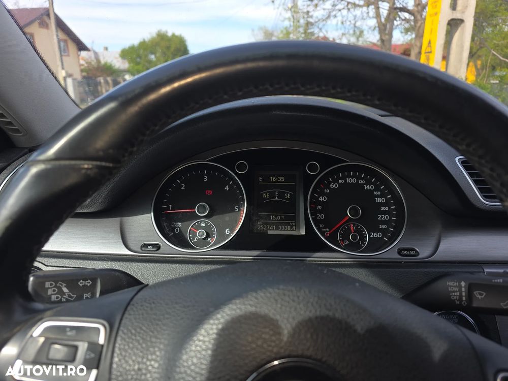 Volkswagen Passat 2.0 TDI 4Motion BlueMotion Technology Highline - 2