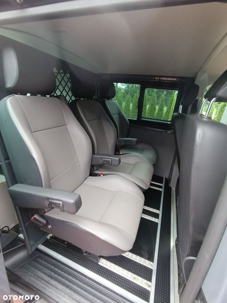 Volkswagen Transporter - 32