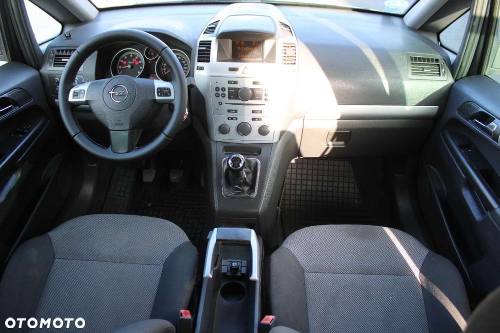 Opel Zafira - 28
