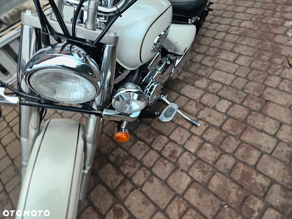 Suzuki VL 800 Volusia - Boulevard C50 - 13