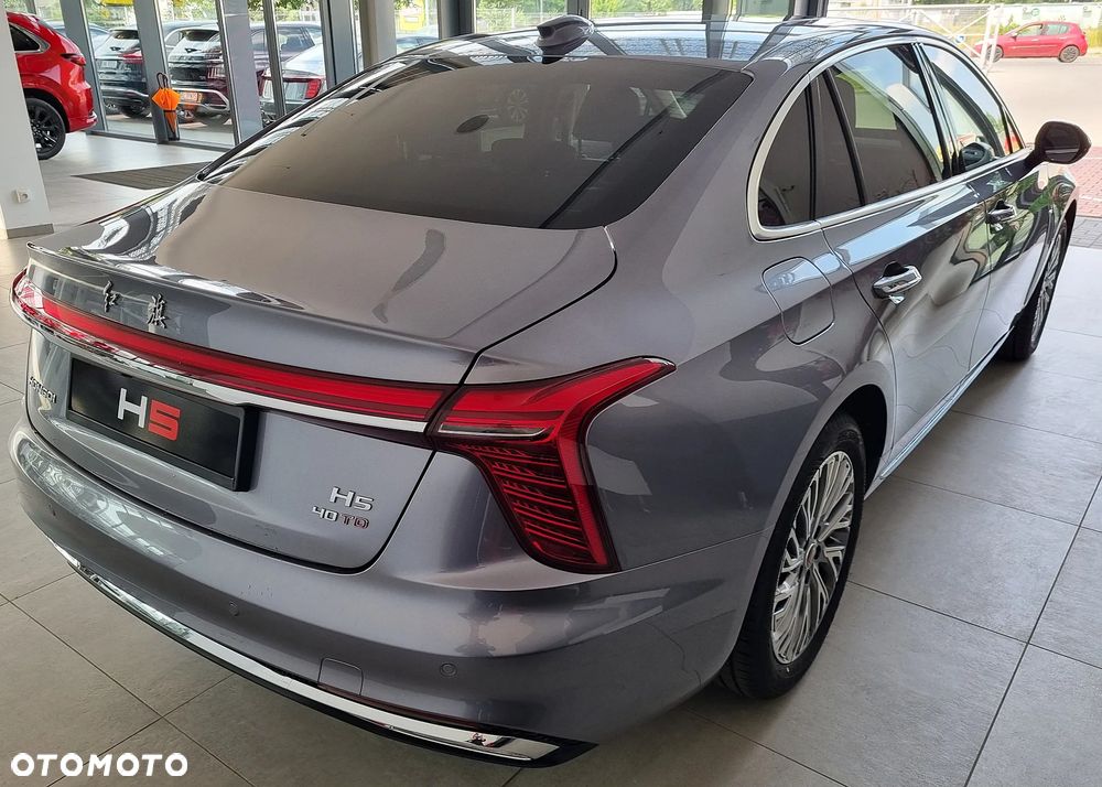 Hongqi H5 - 5