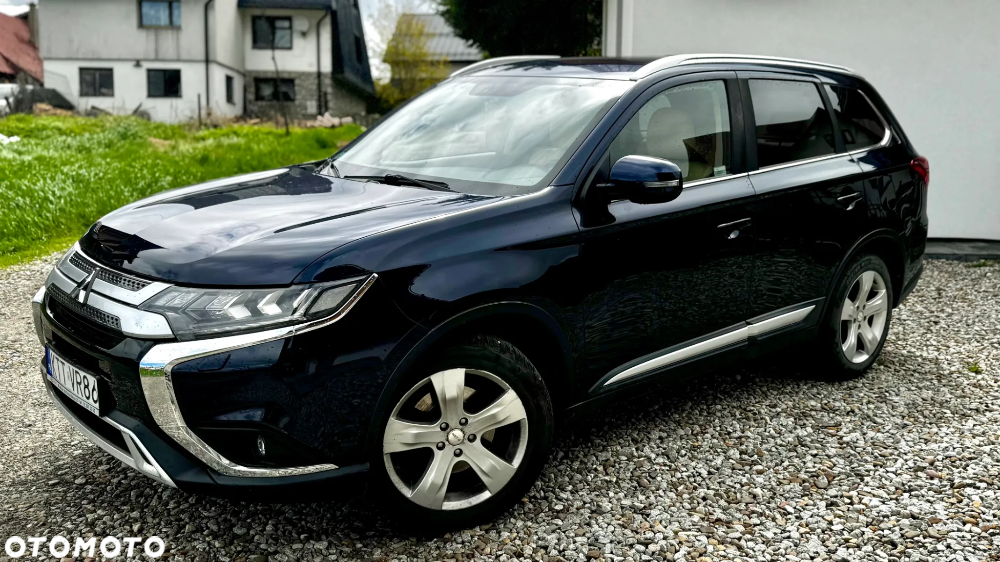 Mitsubishi Outlander - 4