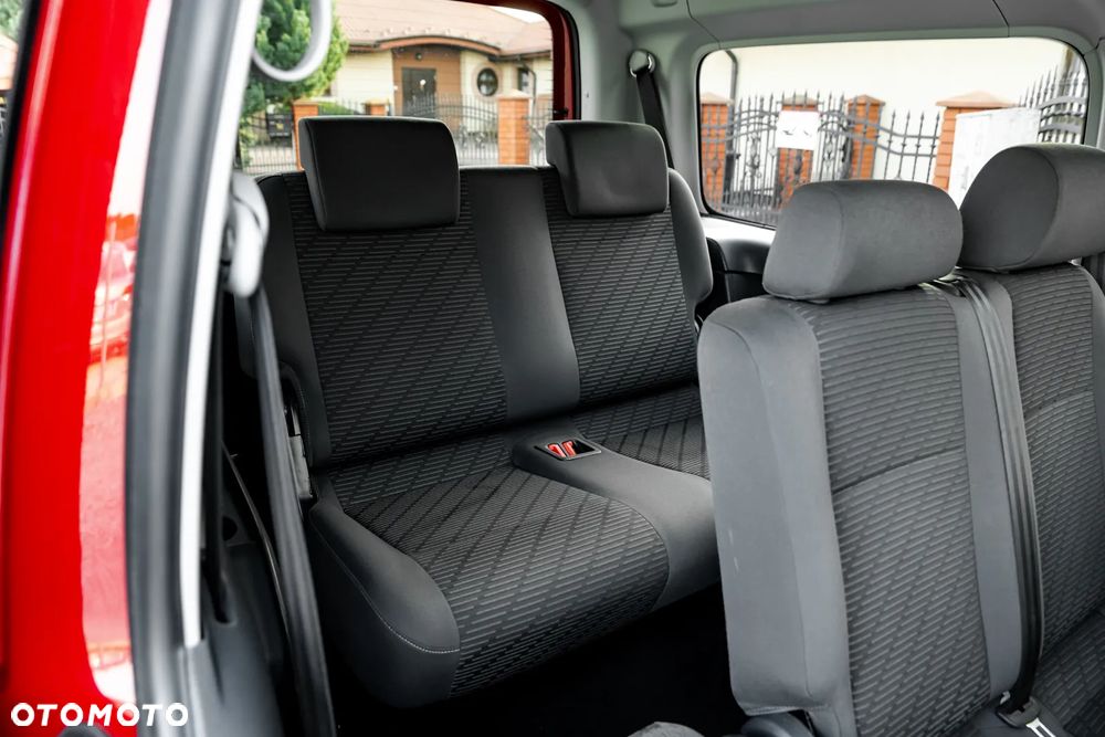 Volkswagen Caddy Maxi Comfortline 4Motion DSG - 25