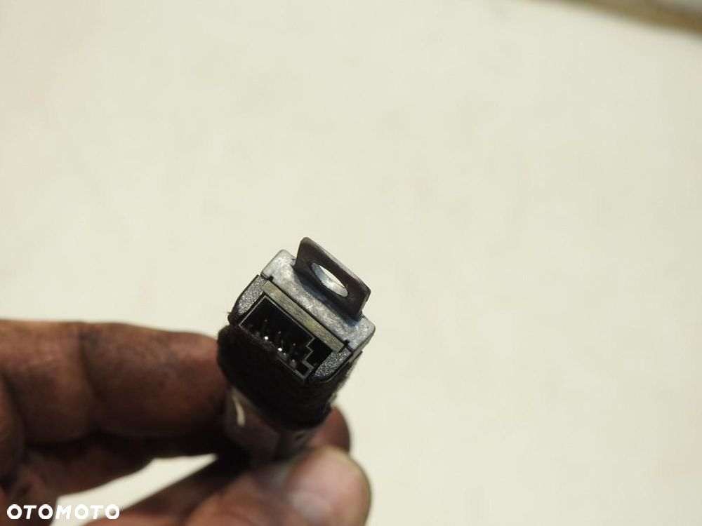 WZMACNIACZ ANTENY VW GOLF VI 5K0035552A - 3