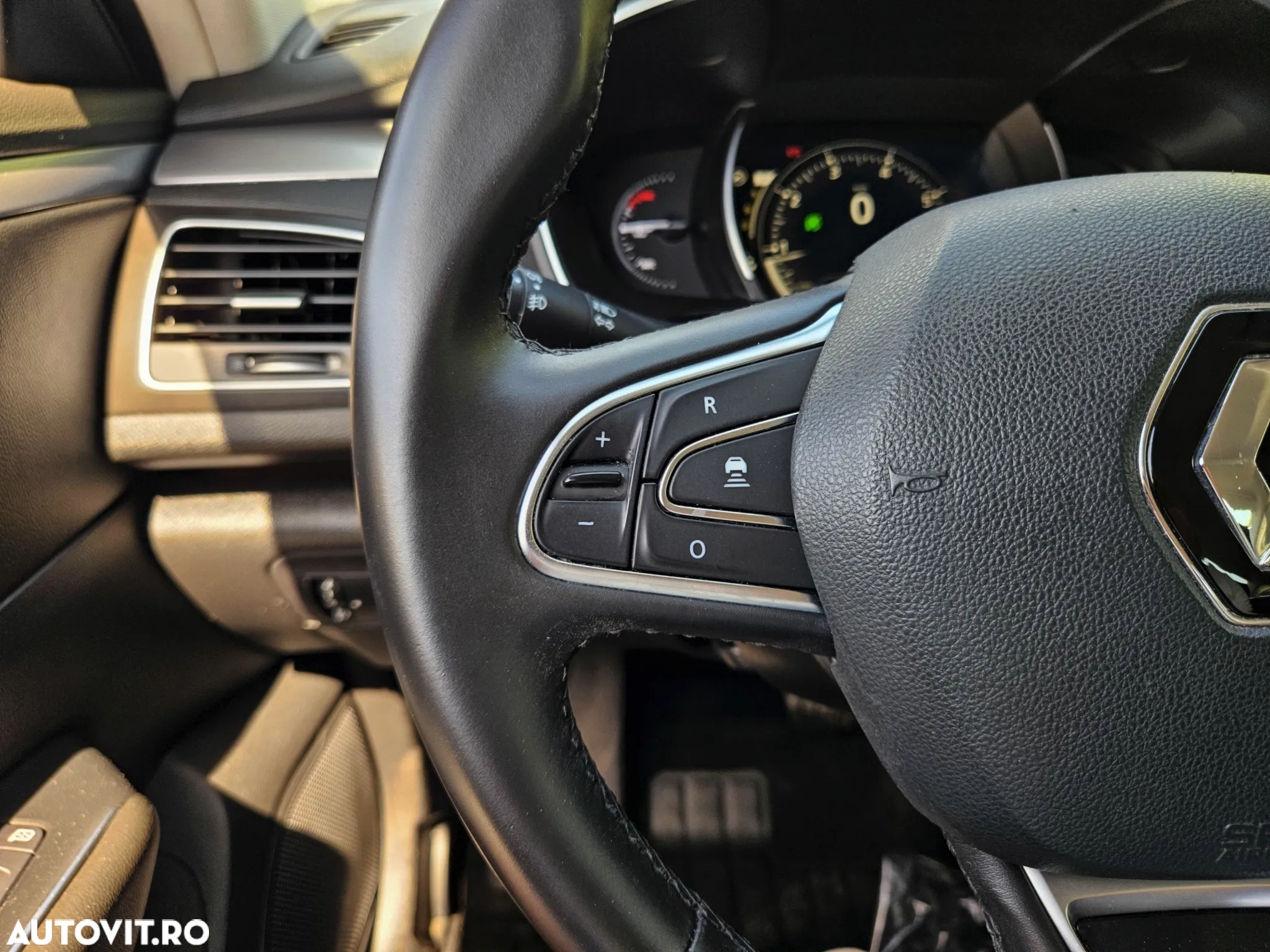 Renault Talisman ENERGY TCe 150 EDC LIMITED - 16