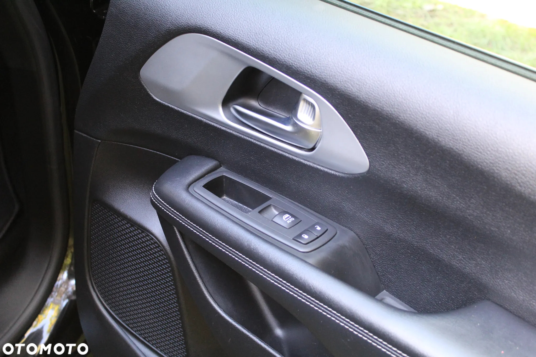 Chrysler Pacifica - 31