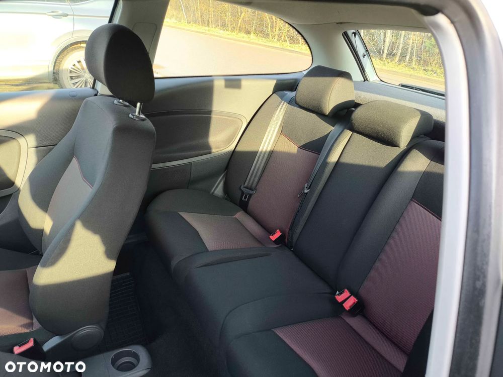 Seat Ibiza SC 1.4 16V Reference - 17