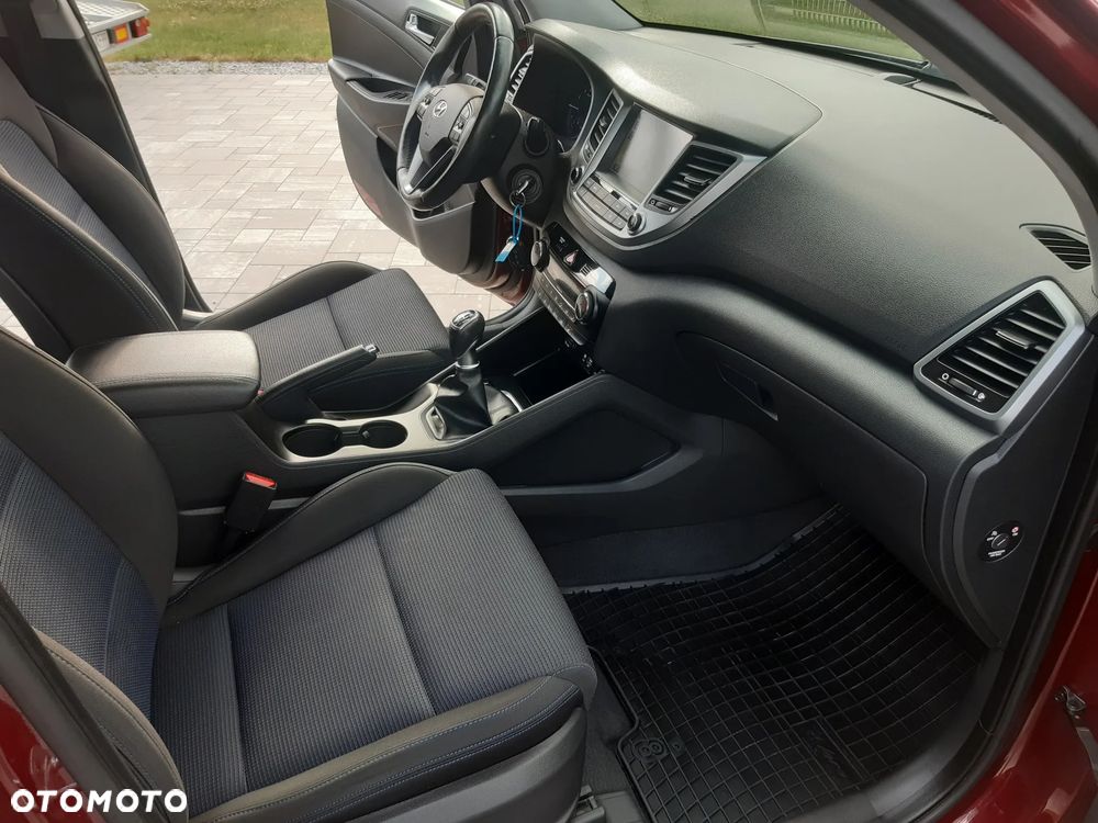 Hyundai Tucson blue 1.6 GDi 2WD Navi - 17