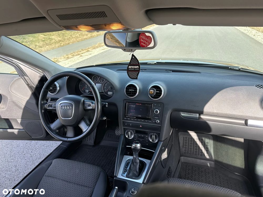 Audi A3 Sportback 1.6 TDI DPF Ambiente S tronic - 11