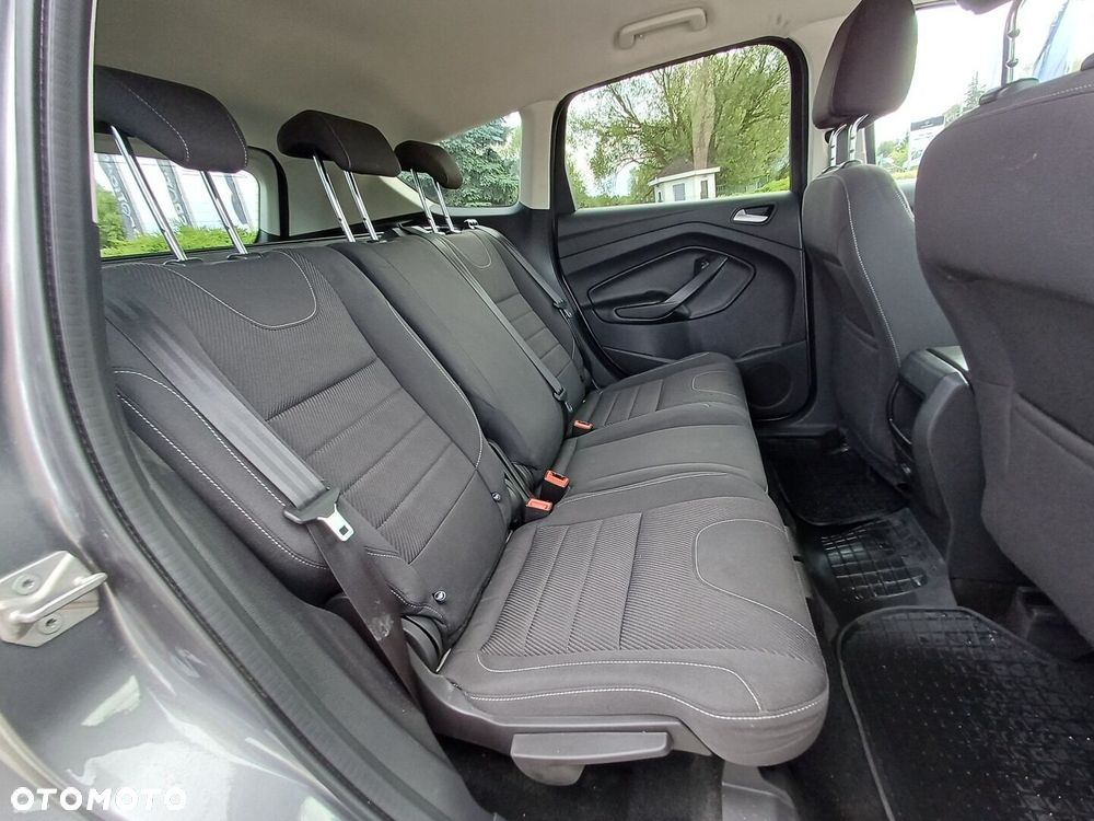 Ford Kuga 2.0 TDCi FWD Titanium - 24