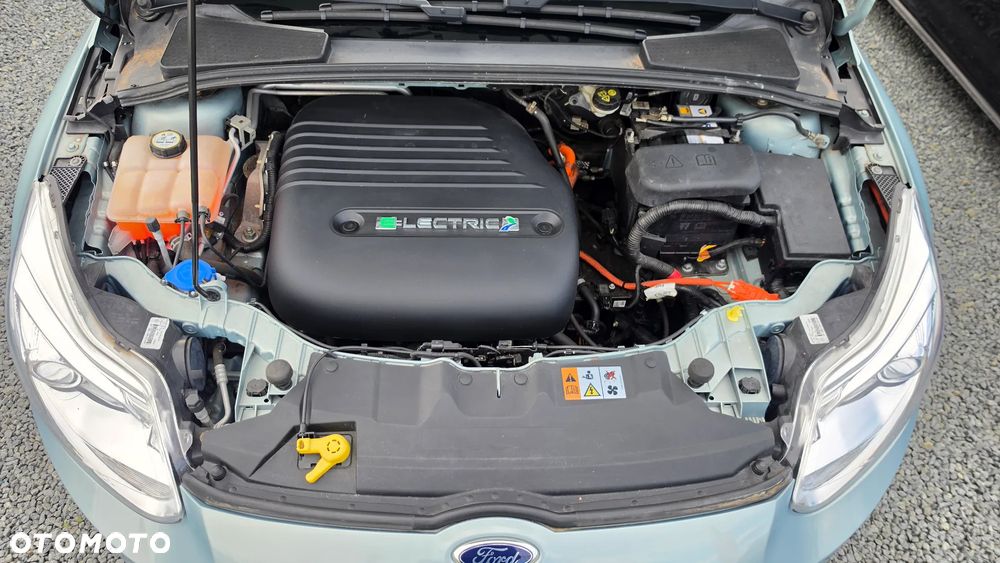 Ford Focus Standard - 6