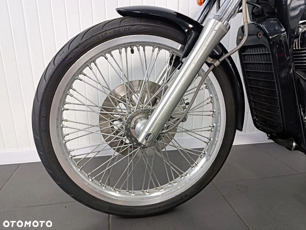 Suzuki Intruder - 10
