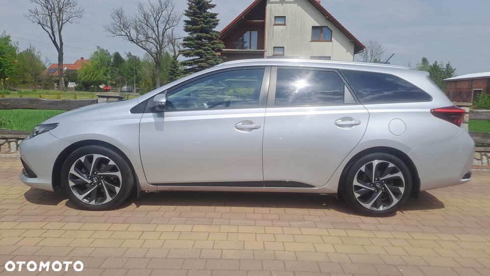 Toyota Auris - 5