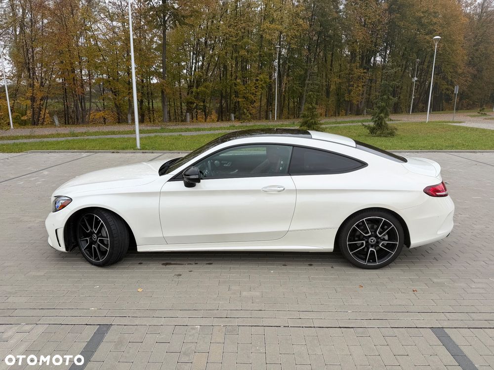 Mercedes-Benz C300 Coupe 2023 photo 5