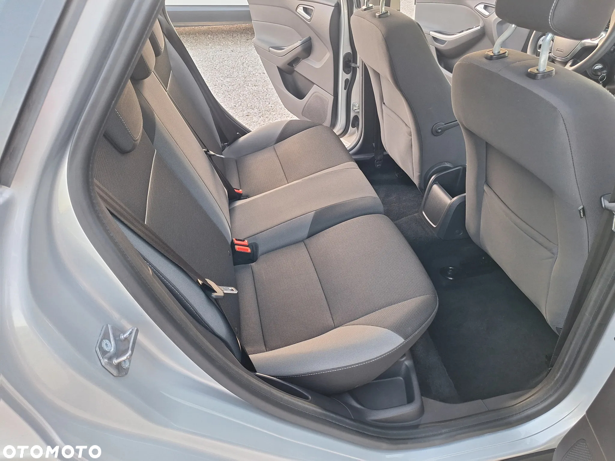Ford Focus 1.6 Ambiente - 24