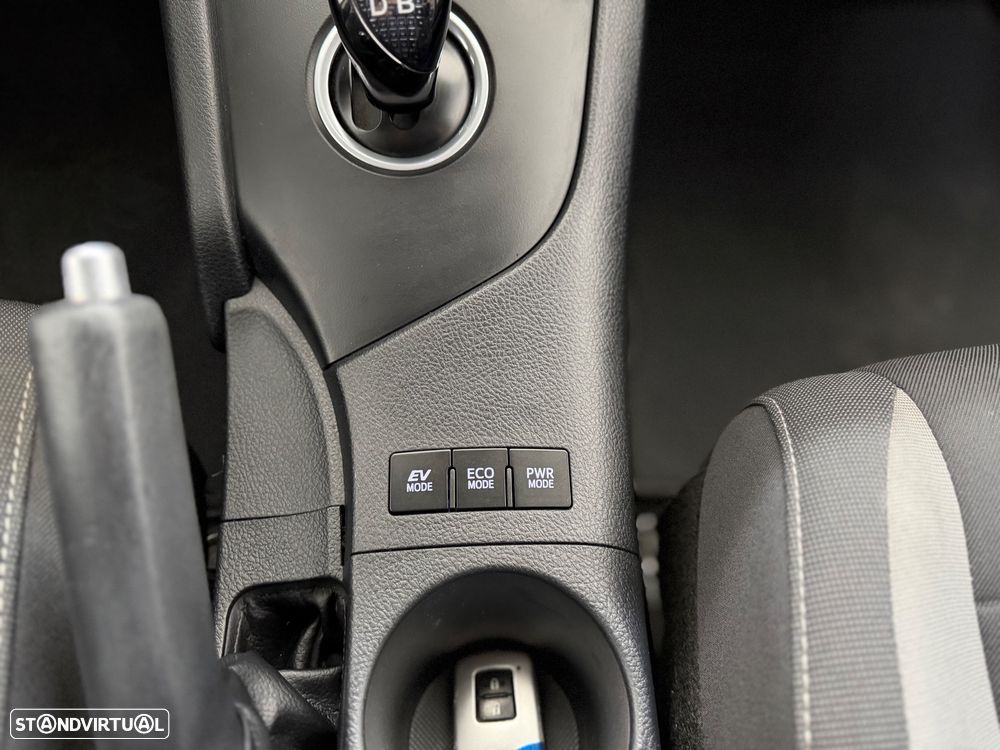 Toyota Auris Touring Sports 1.8 HSD Comfort+P.Sport - 20