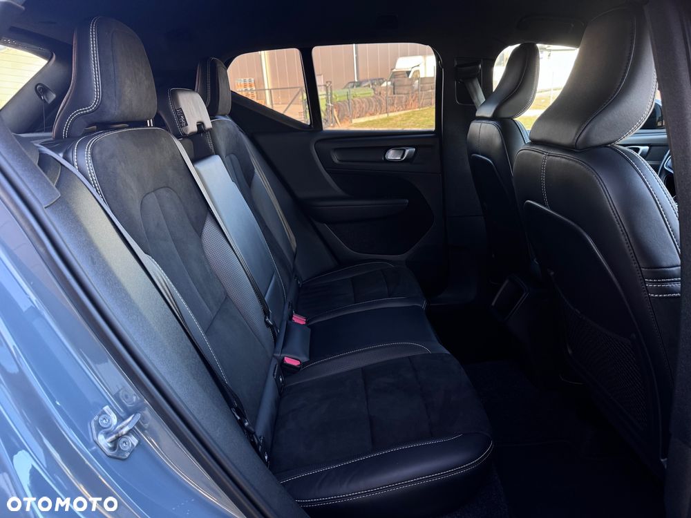 Volvo XC 40 D3 SCR R-Design - 27