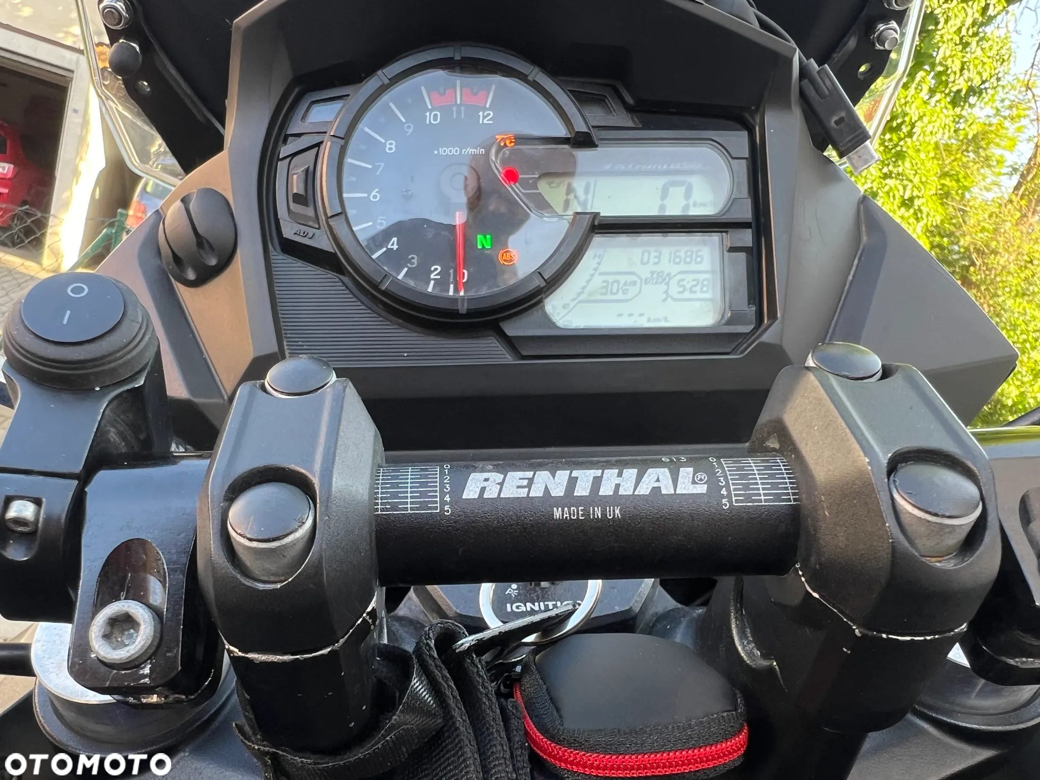Suzuki V-STROM - 8