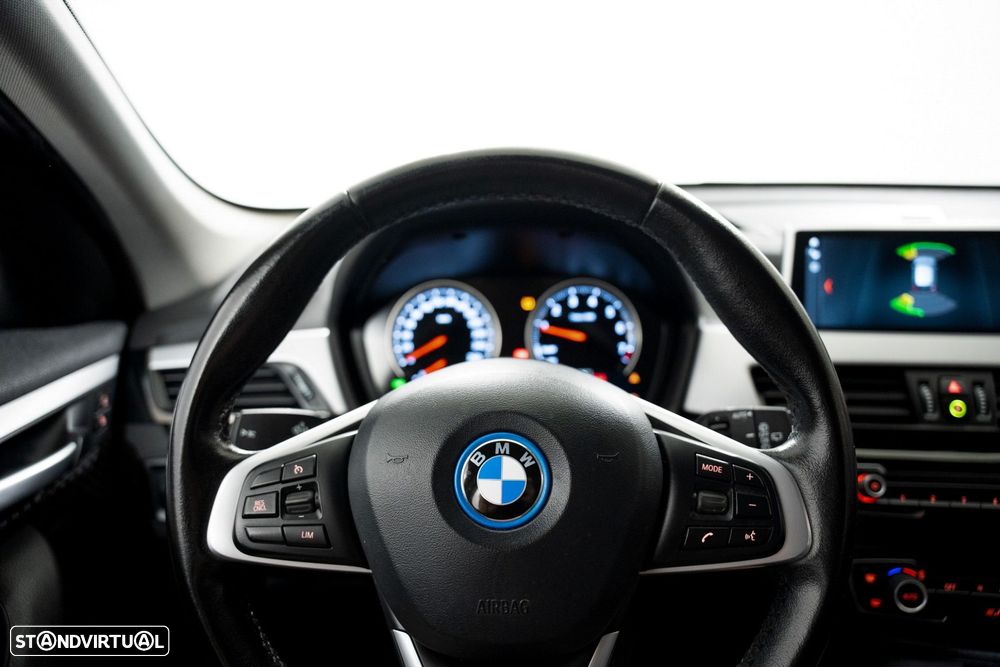 BMW X1 25 e xDrive Corporate Edition - 9