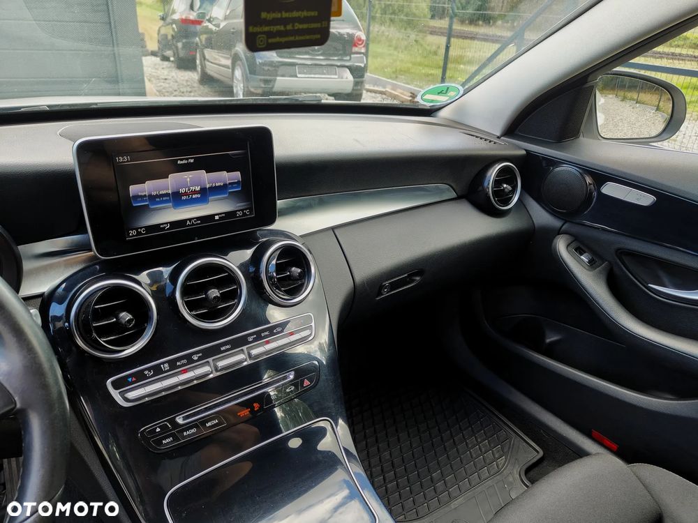 Mercedes-Benz Klasa C 200 d 9G-TRONIC - 32