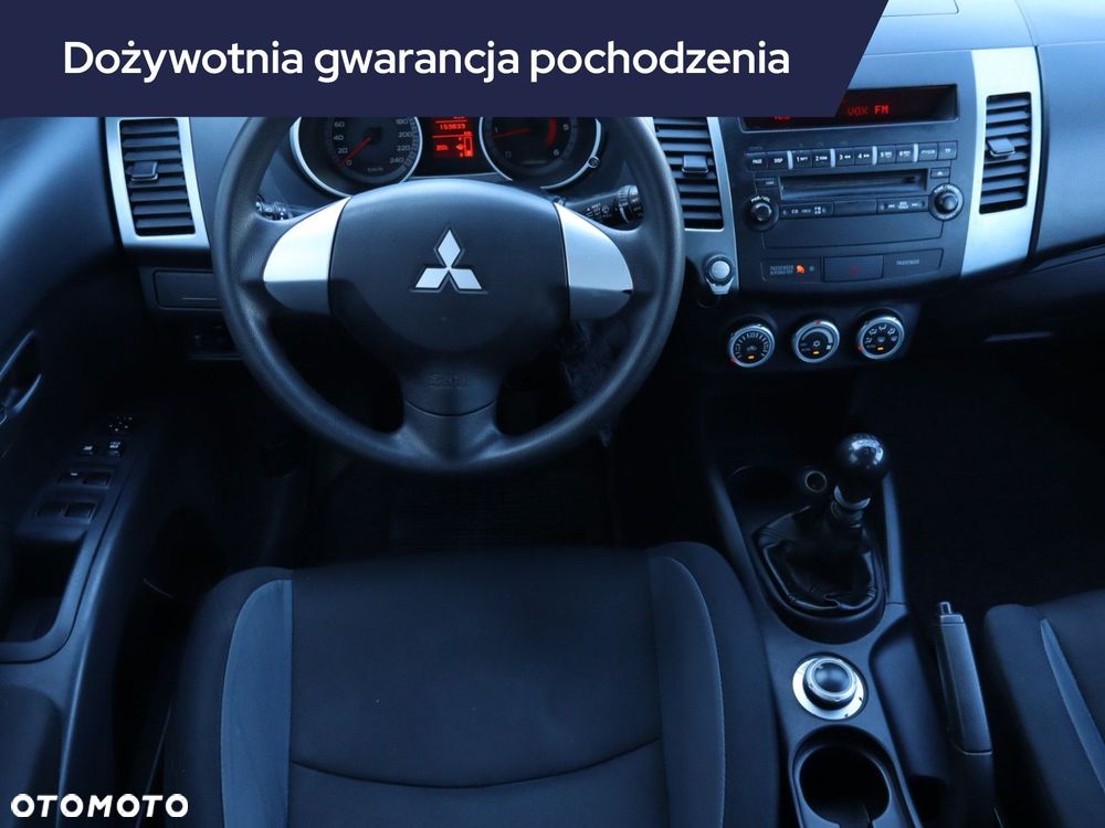 Mitsubishi Outlander - 9